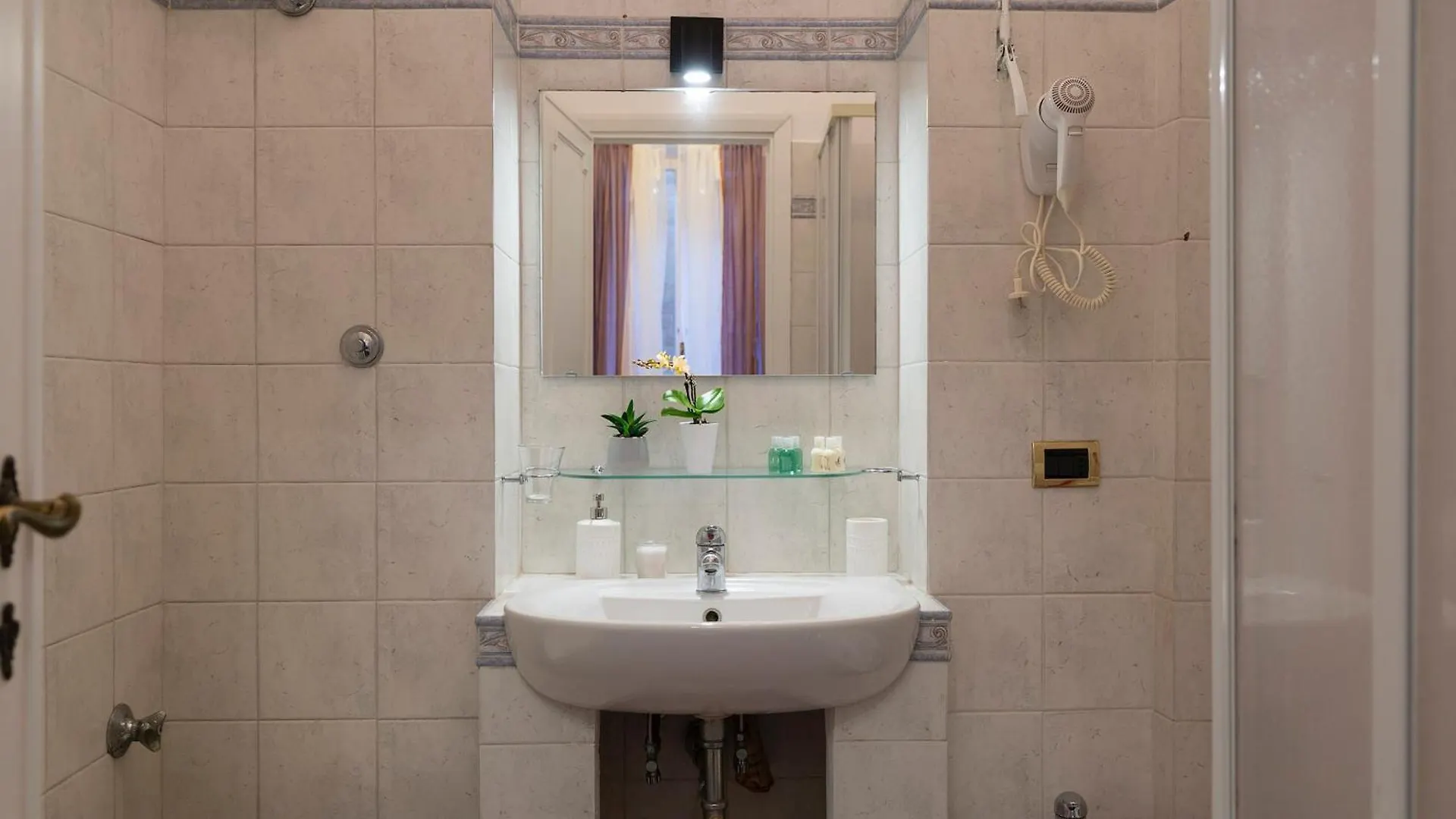 Apartment With One Bedroom In Roma With Wonderful City View And Wifi Olaszország